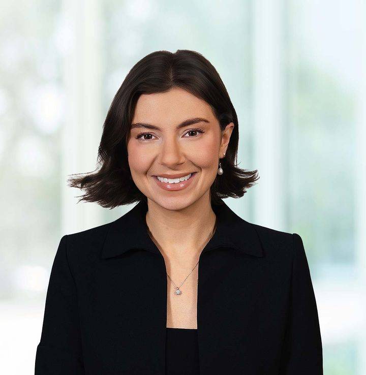 Julie Ludwig bio photo